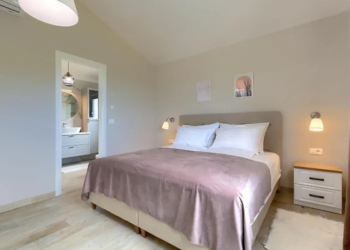 Bella By Interhome 펜션 브르토니글라