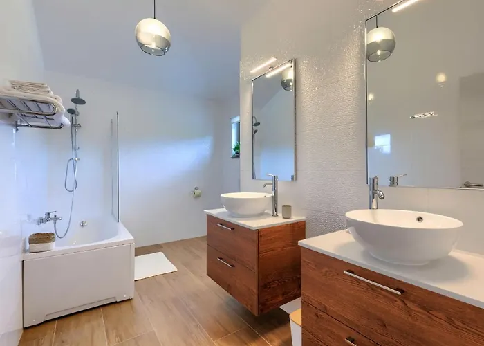 Bella By Interhome 브르토니글라